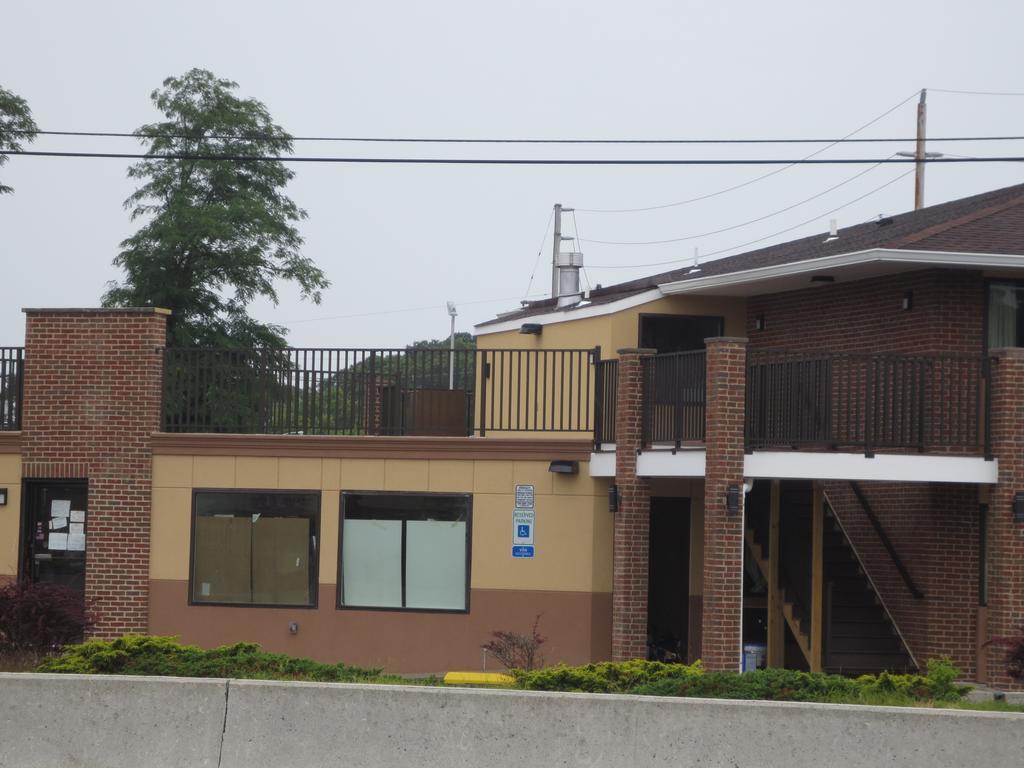 Brick Motor Inn الغرفة الصورة